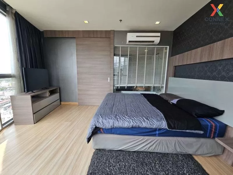 FOR RENT condo , Sky Walk Residences , high floor , BTS-Phra Khan