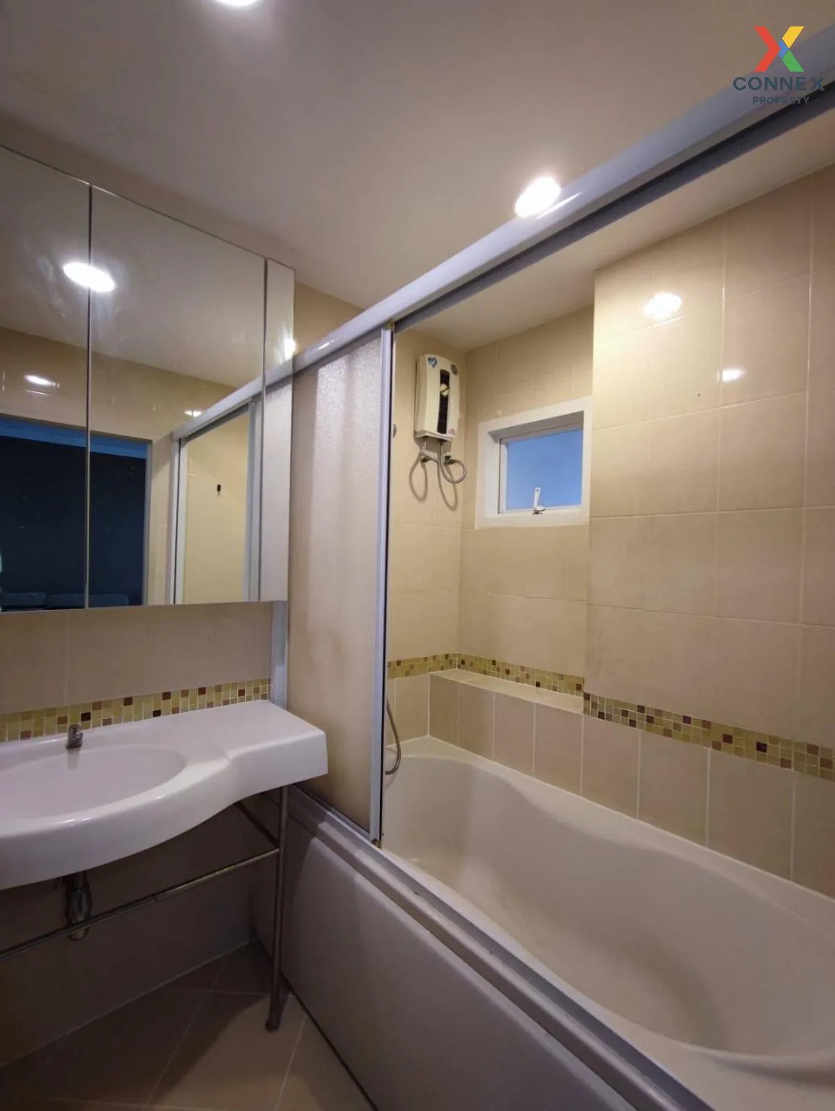 FOR RENT condo , Life @ Ratchada (Ladprao 36) , BTS-Ha Yaek Lat P
