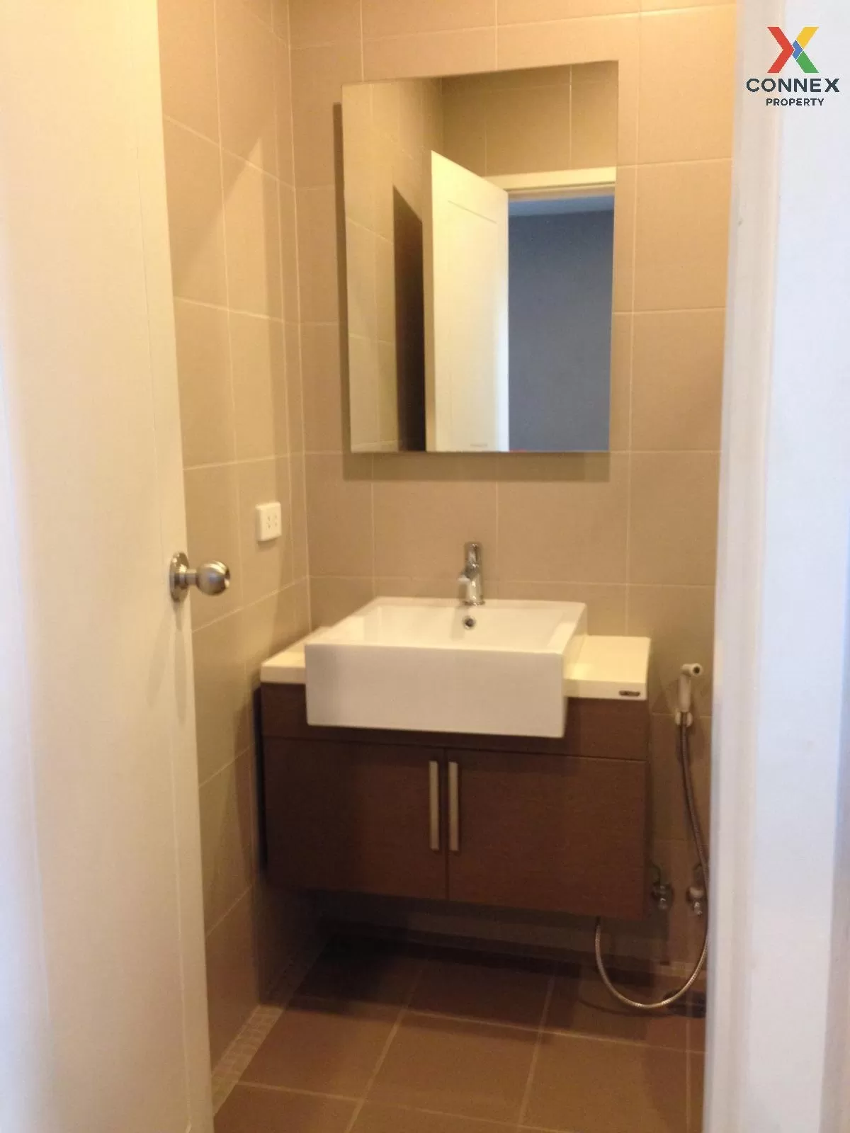 เช่าคอนโด  ไฮฟ์ สาทร BTS-กรุงธนบุรี คลองต้นไทร เขต คลองสาน กรุงเท