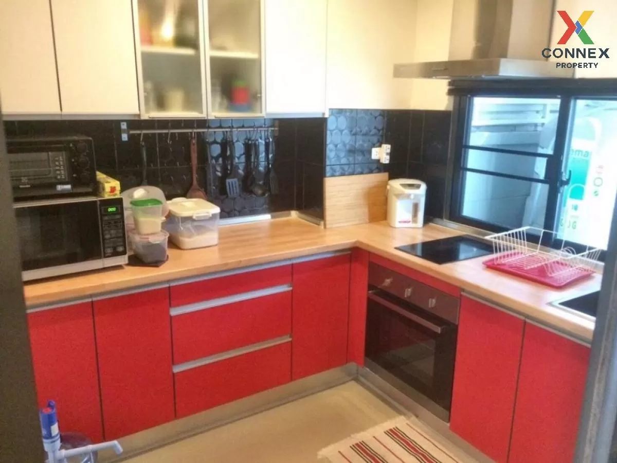 FOR SALE townhome , The Metro Phatthanakan-Srinakarin , corner un