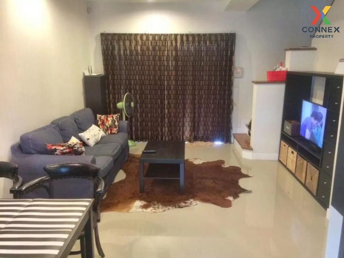 FOR SALE townhome , The Metro Phatthanakan-Srinakarin , corner un 3