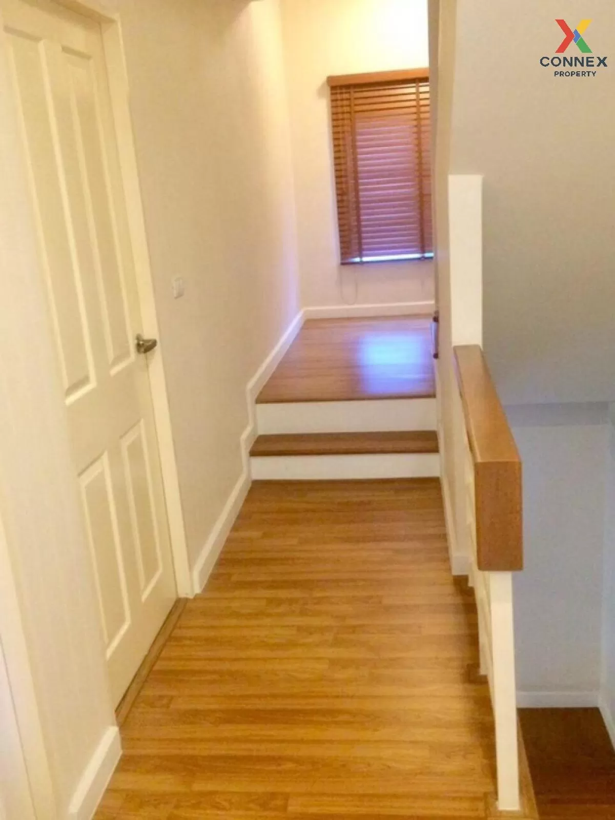 FOR SALE townhome , The Metro Phatthanakan-Srinakarin , corner un