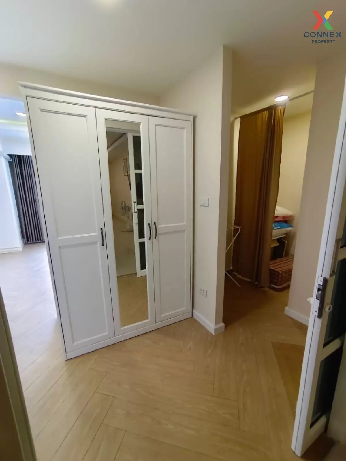 ขายคอนโด  สเตท ทาวเวอร์ BTS-สะพานตากสิน สีลม เขต บางรัก กรุงเทพ C ขายคอนโด  สเตท ทาวเวอร์ BTS-สะพานตากสิน สีลม เขต บางรัก กรุงเทพ C