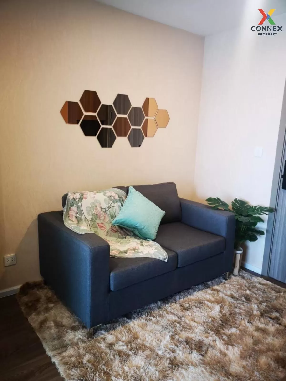 FOR RENT condo , THE ORIGIN Phahol - Sapanmai , BTS-Saphan Mai ,  2