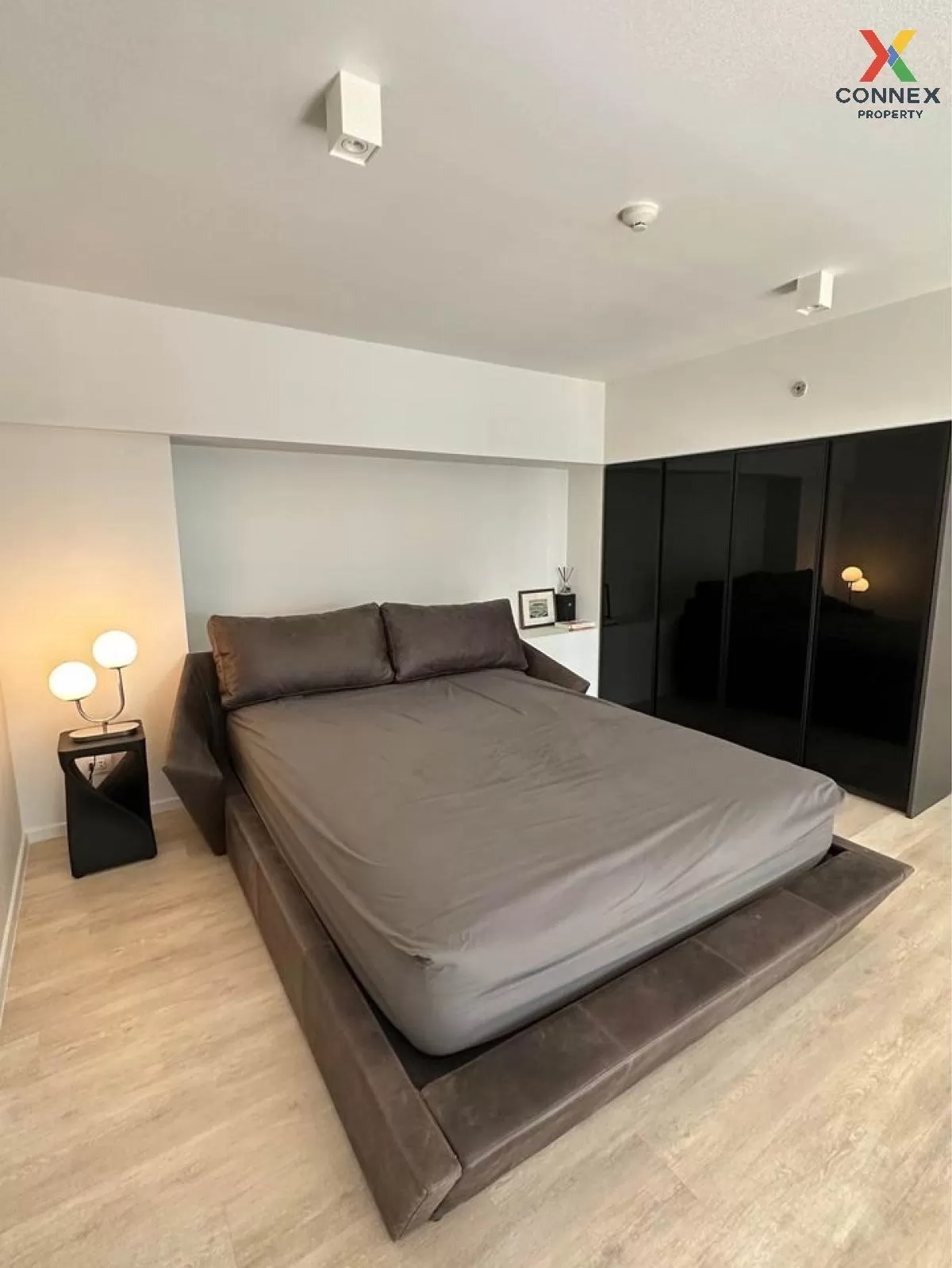 FOR RENT condo , The Lofts Silom , BTS-Surasak , Silom , Bang Rak