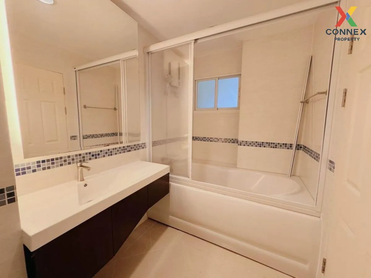 ขายคอนโด  \nไลฟ์ แอท พหลฯ - อารีย์ BTS-สะพานควาย สามเสนใน เขต พญา ขายคอนโด  \nไลฟ์ แอท พหลฯ - อารีย์ BTS-สะพานควาย สามเสนใน เขต พญา