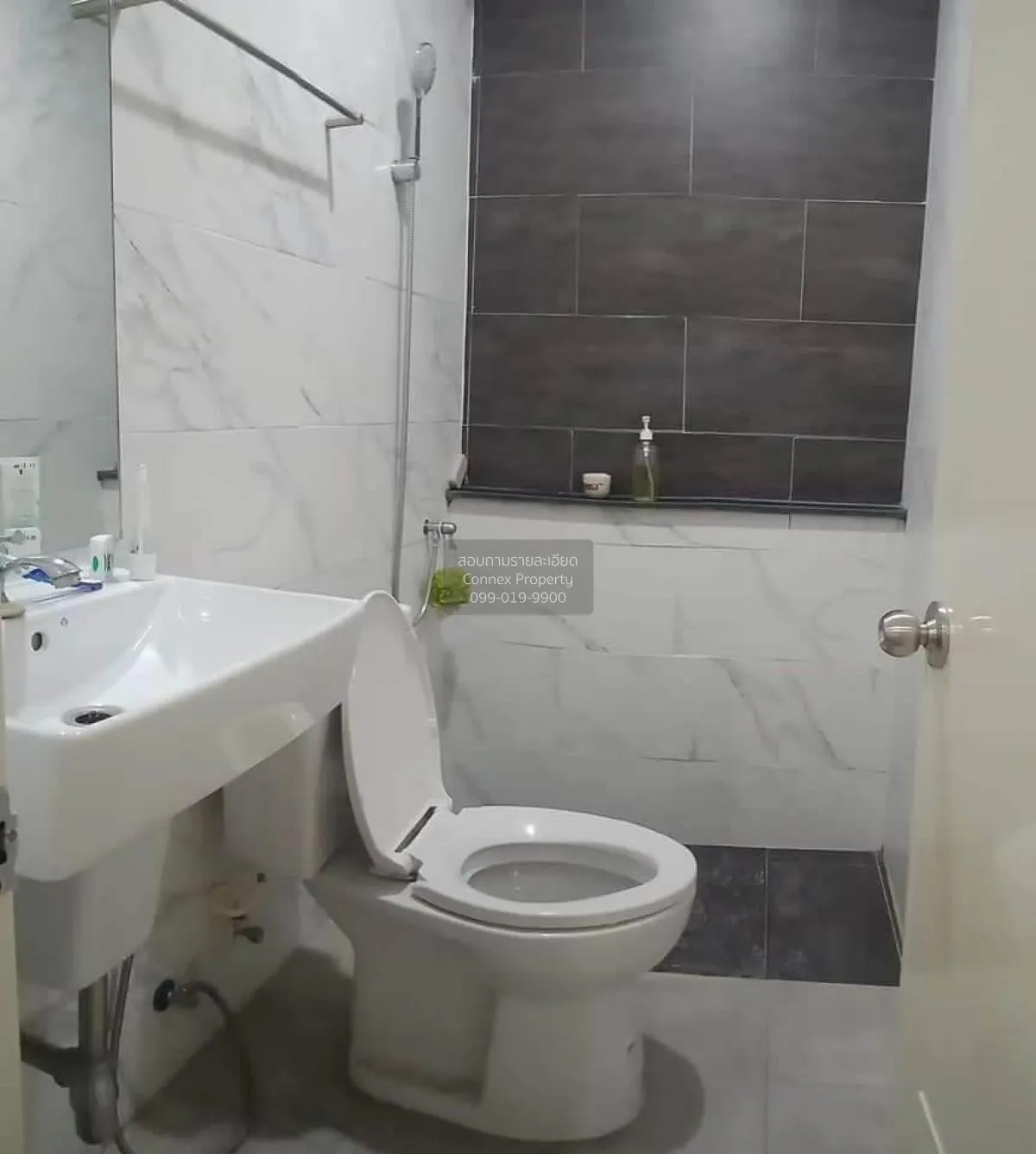 ขายทาวน์โฮม  หมู่บ้านสุขสันต์ 2 เพชรเกษม 92/2 รีโนเวทใหม่ บางแคเห