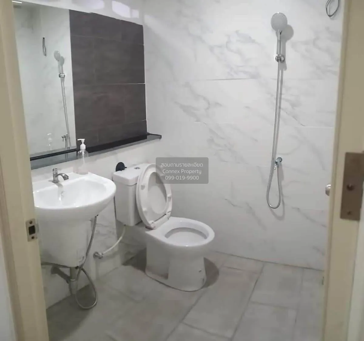 ขายทาวน์โฮม  หมู่บ้านสุขสันต์ 2 เพชรเกษม 92/2 รีโนเวทใหม่ บางแคเห