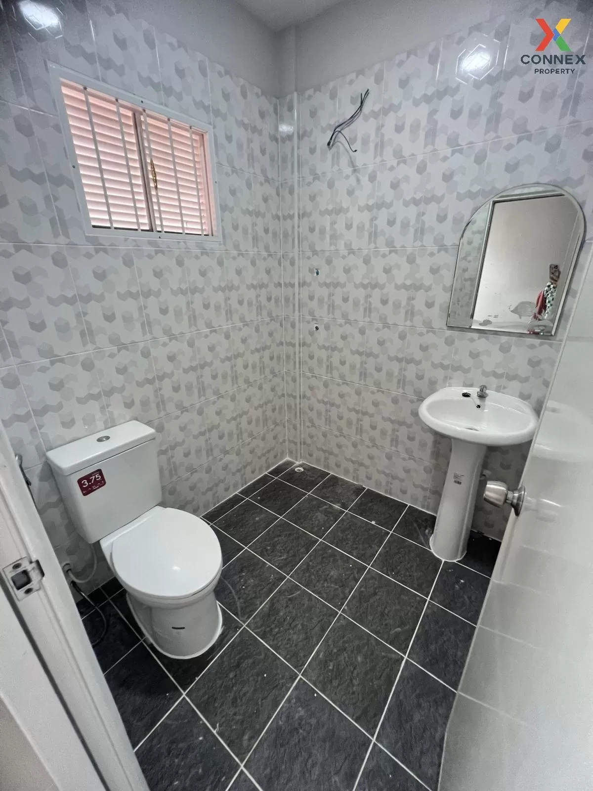 ขายทาวน์โฮม  เฟื่องฟ้าวิลล่า โครงการ 17 เฟส 4  ห้องมุม แพรกษา เมื