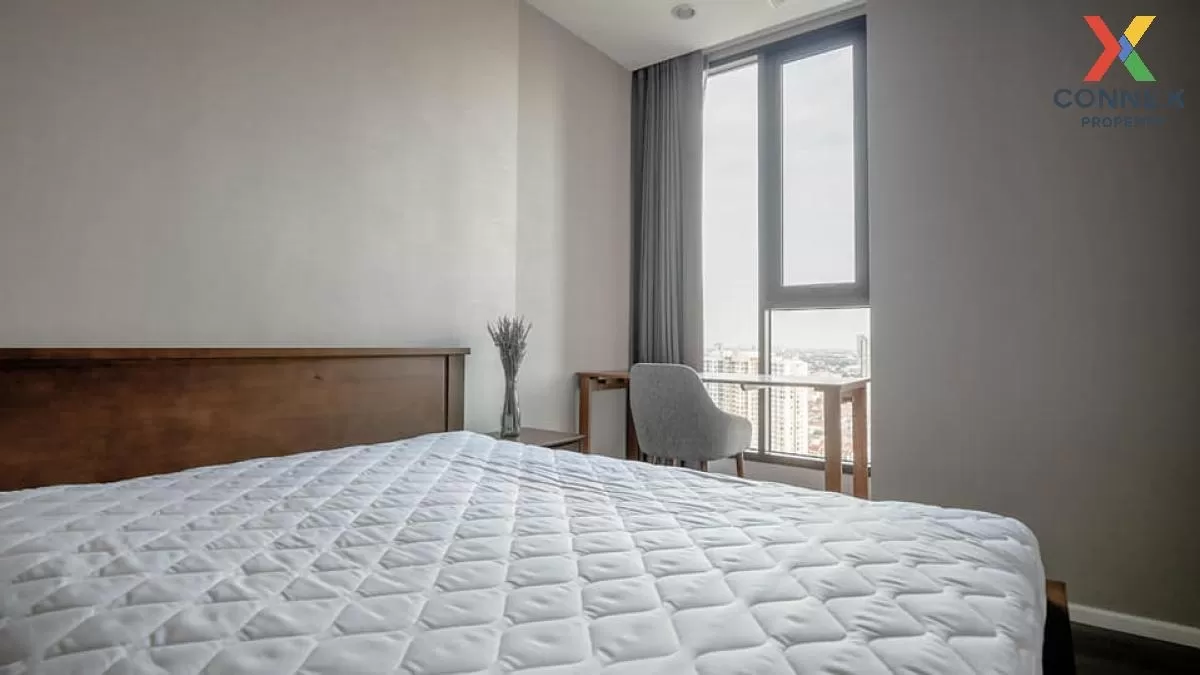 FOR RENT condo , Whizdom Essence , BTS-Punnawithi , Phra Khanong 