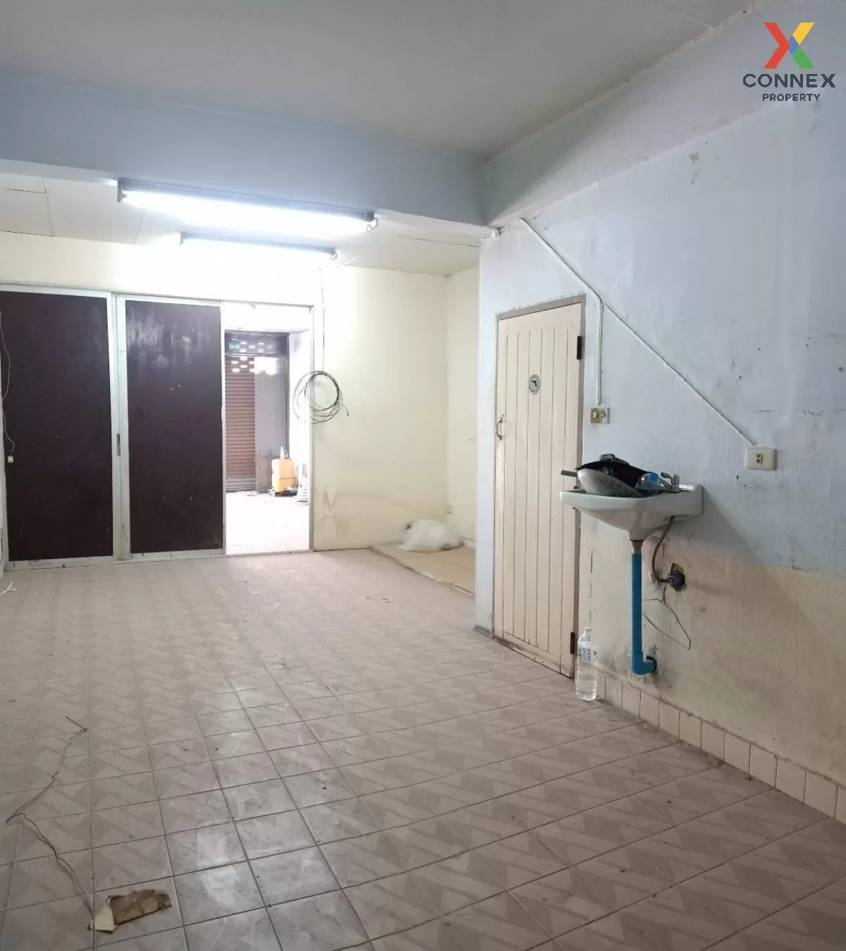 FOR SALE commercial building , Hua Mak , Bang Kapi , Bangkok , CX