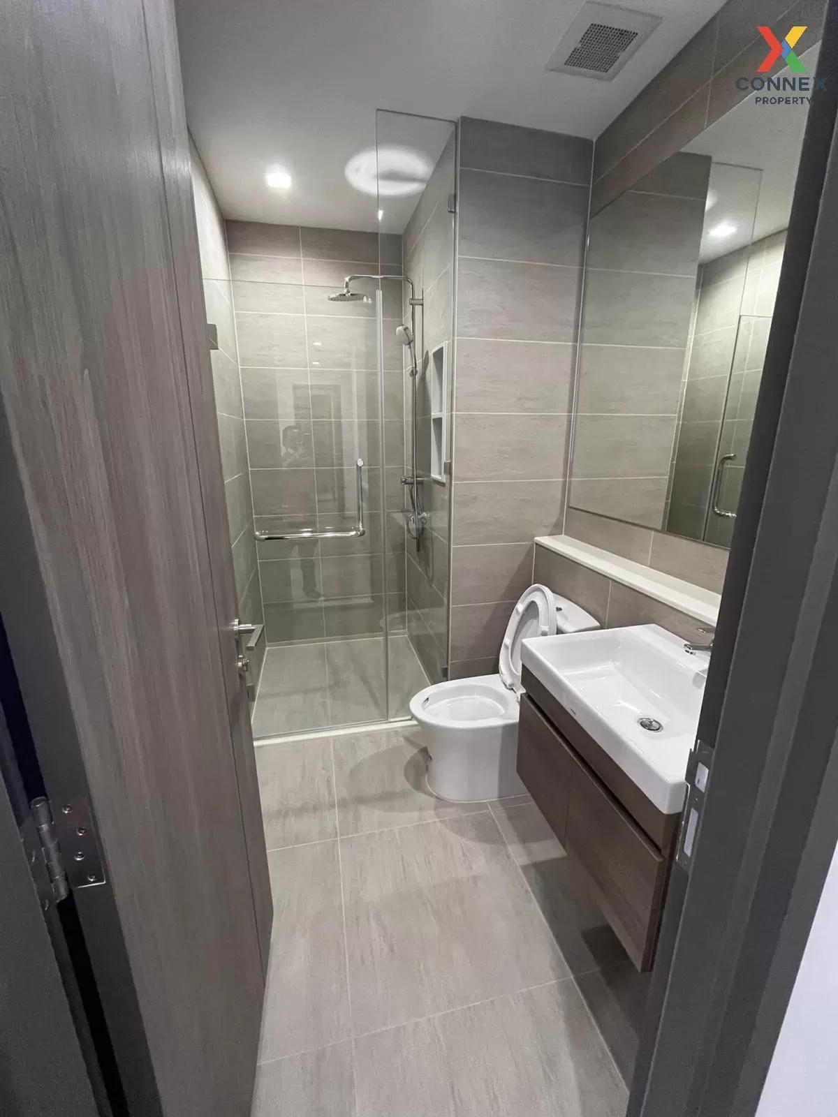 FOR RENT condo , RHYTHM Charoenkrung Pavillion , Wat Phraya Krai 