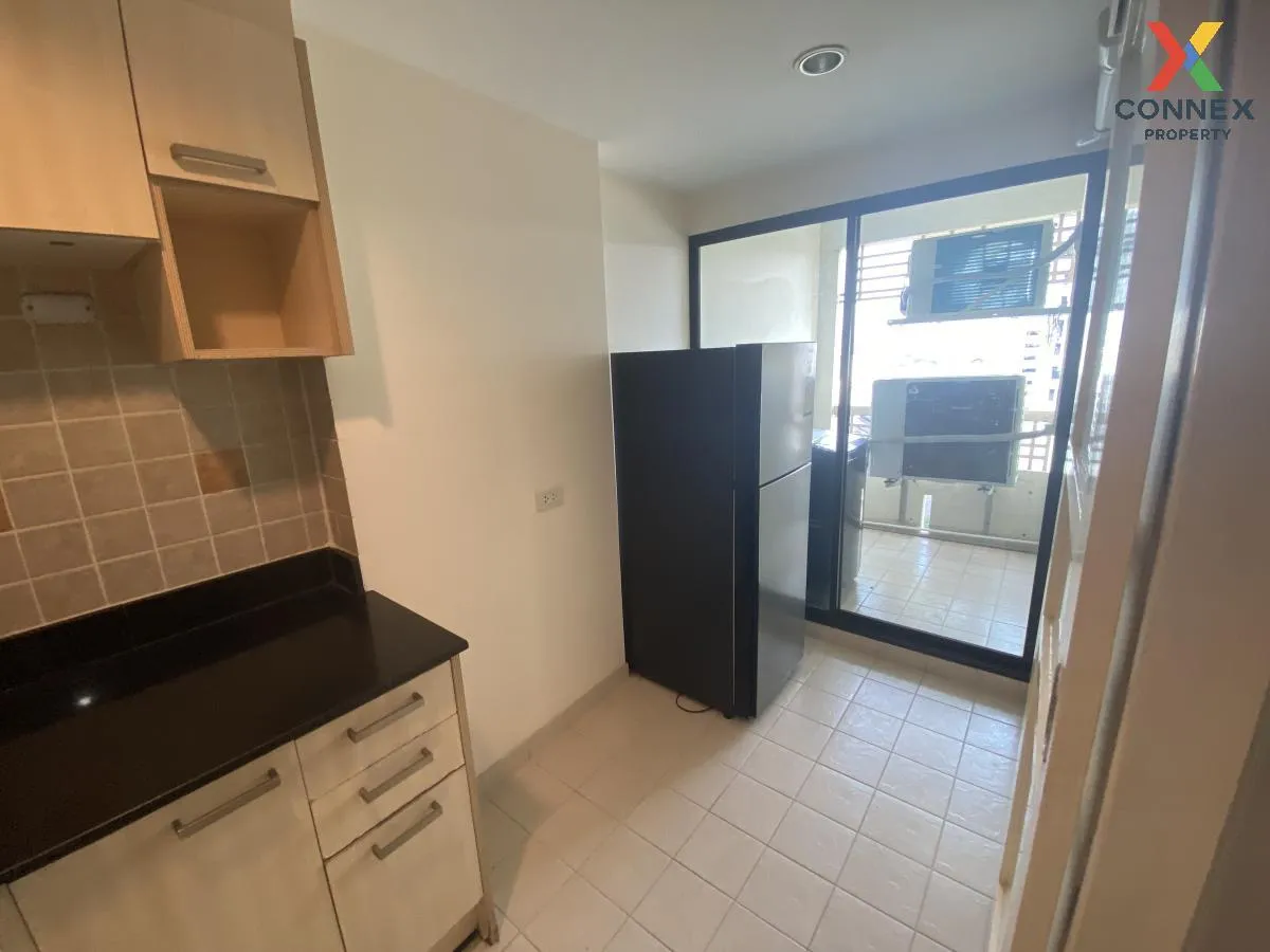 FOR RENT condo , Lumpini Ville Phahol - Suthisarn , BTS-Saphan Kh 4