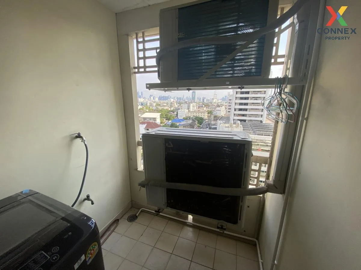 FOR RENT condo , Lumpini Ville Phahol - Suthisarn , BTS-Saphan Kh