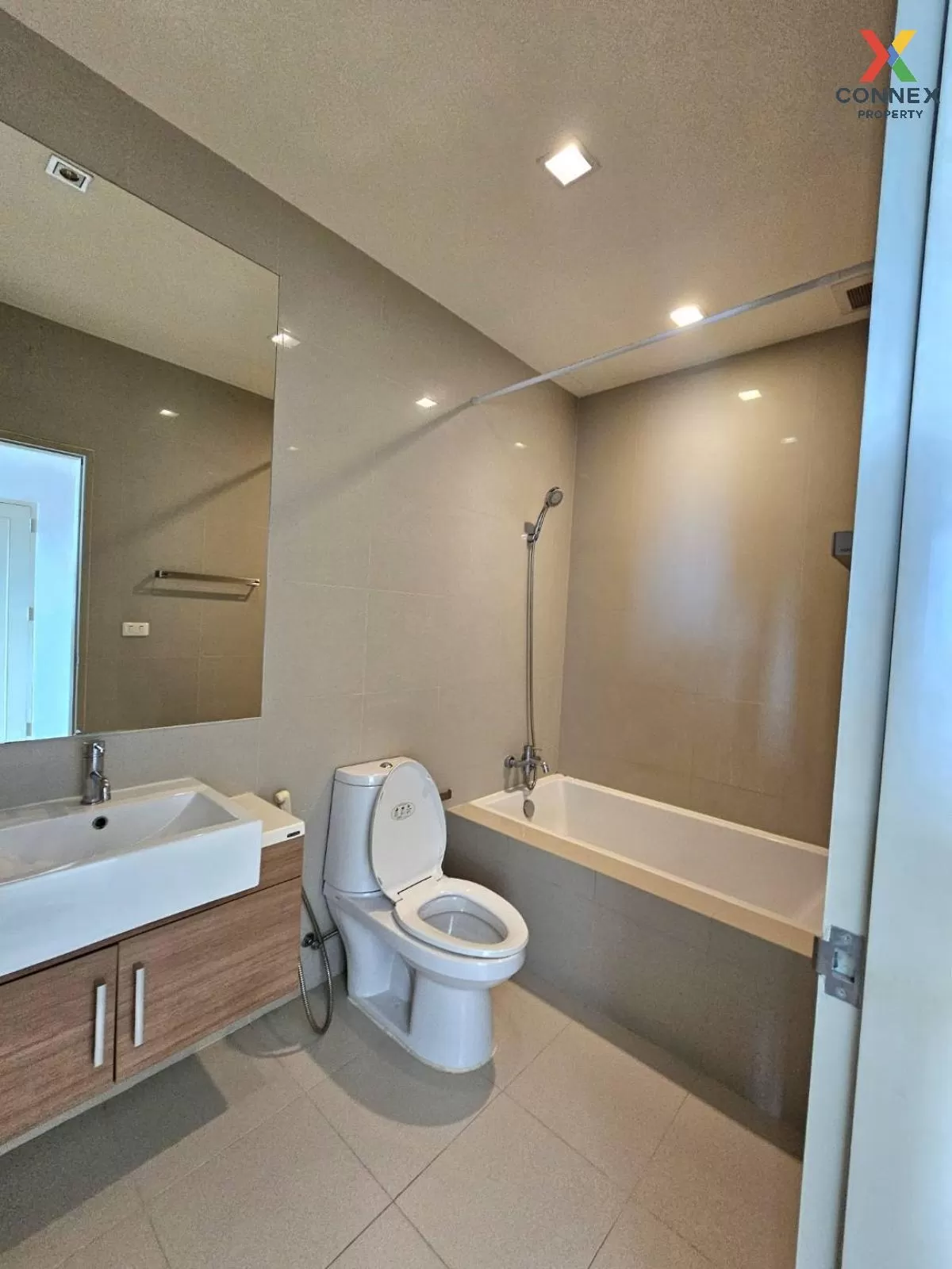 FOR RENT condo , Noble Reveal , BTS-Ekkamai , Phra Khanong , Watt