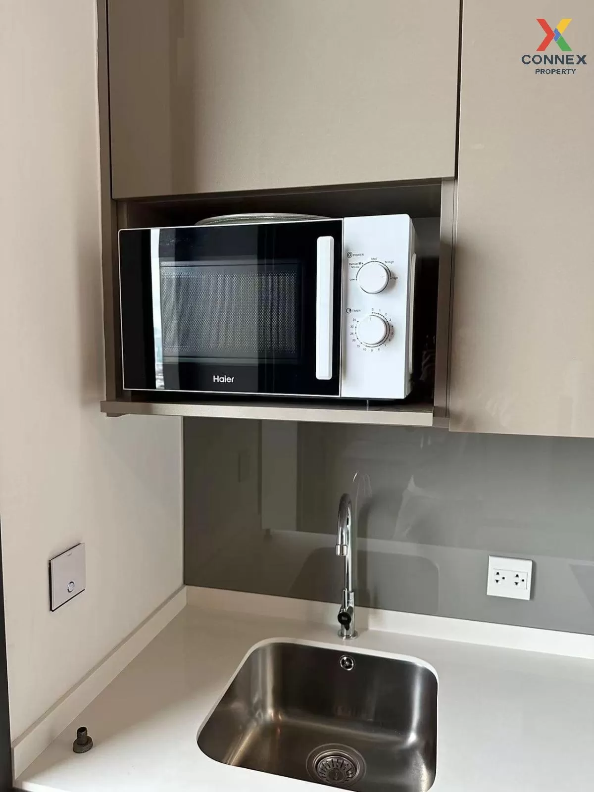 FOR RENT Condo , Whizdom Essence , high floor , BTS-Punnawithi , 