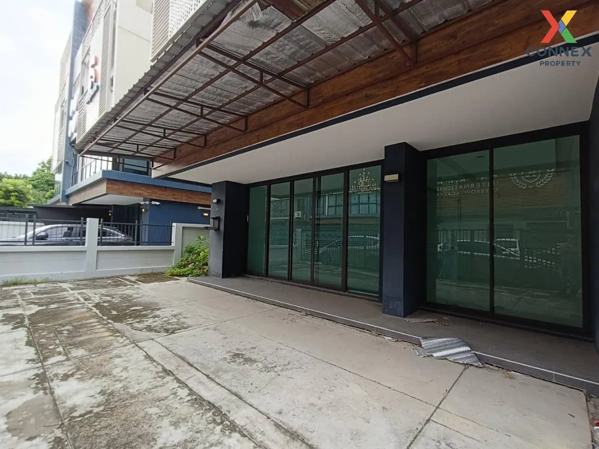 FOR SALE House , DISTRICT Ekkamai-Ramintra , Nuan Chan , Bung Kum 4