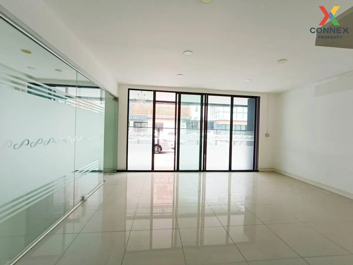 FOR SALE House , DISTRICT Ekkamai-Ramintra , Nuan Chan , Bung Kum