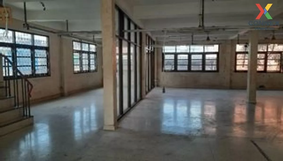 For Sale Commercial Building 4 Consecutive Corner units, Tassanee