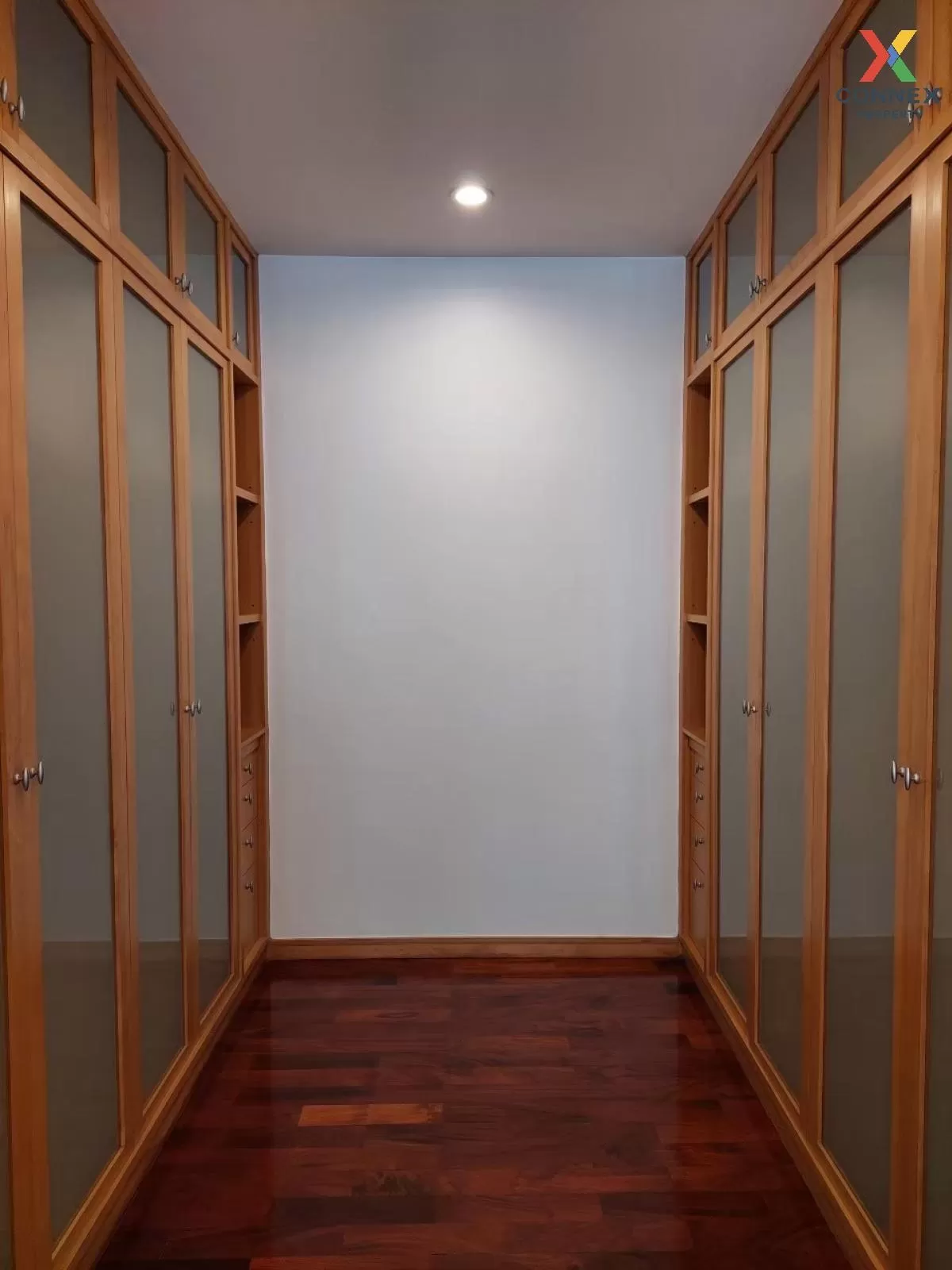 FOR RENT Apartment , Esmeralda Apartments , Thungmahamek , Sa Tho