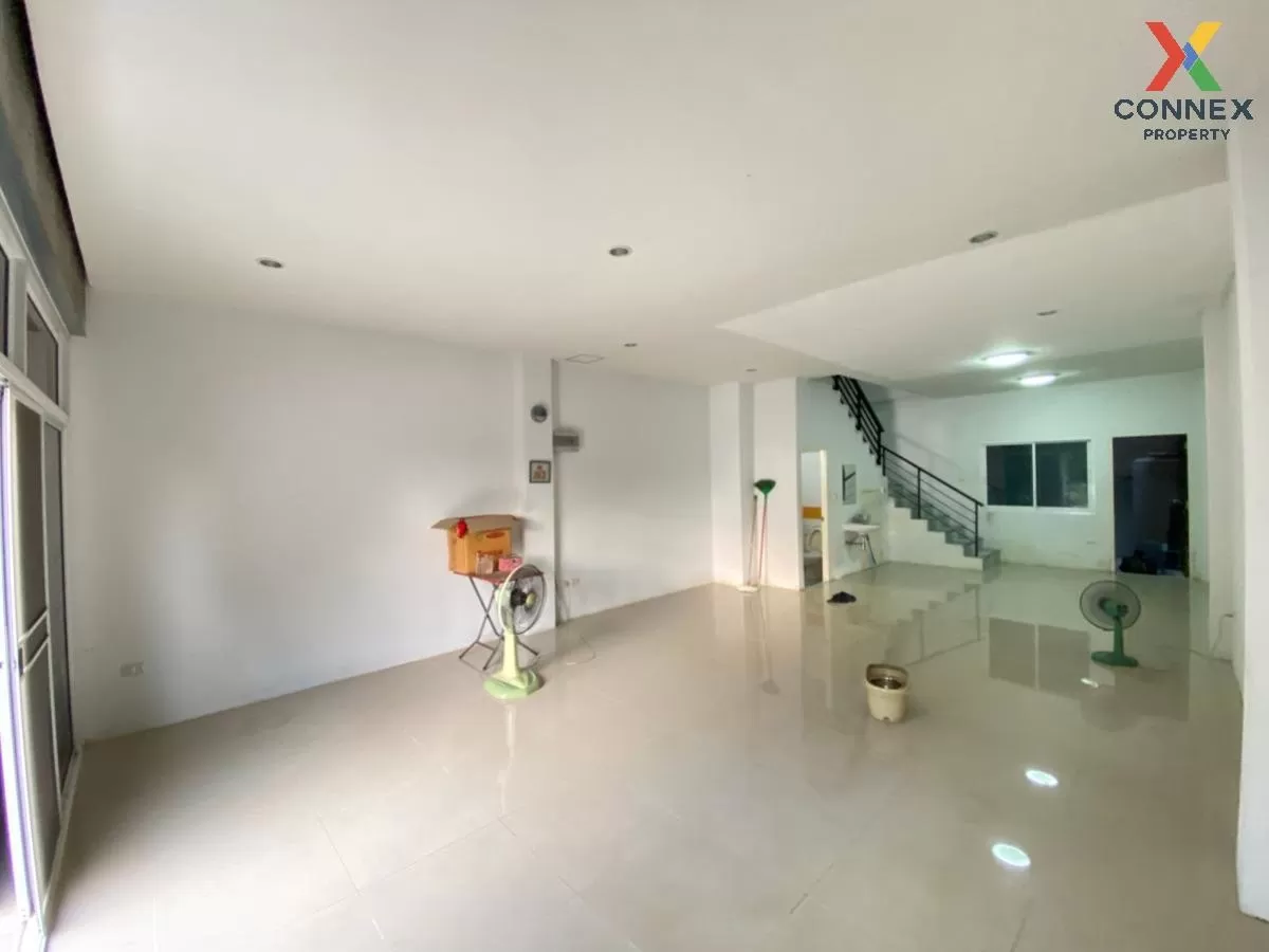 ขายอาคารพาณิชย์  แอทโฮม รามอินทรา คันนายาว เขต คันนายาว กรุงเทพ C 4