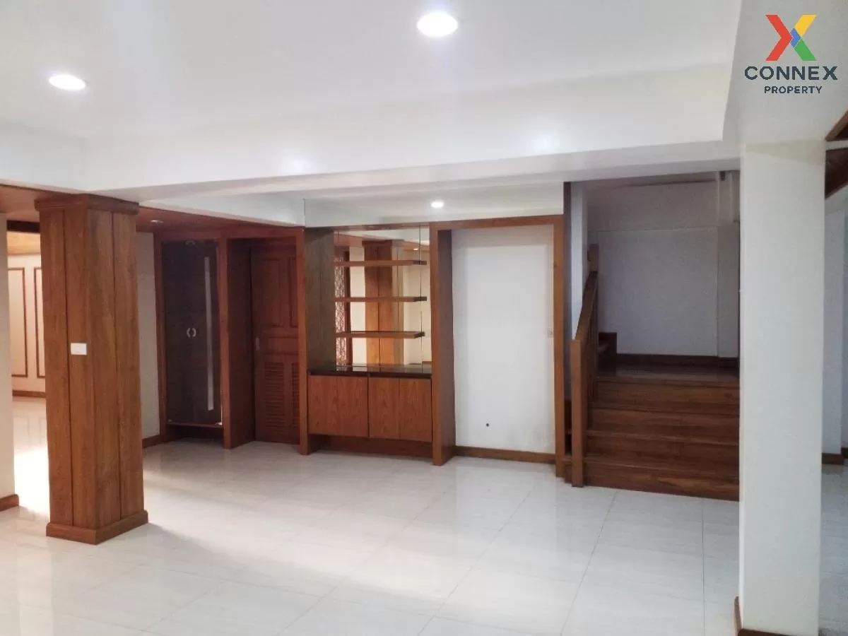 For Sale Commercial Building 3.5 storey, 8 Meter frontage, Ekacha 3