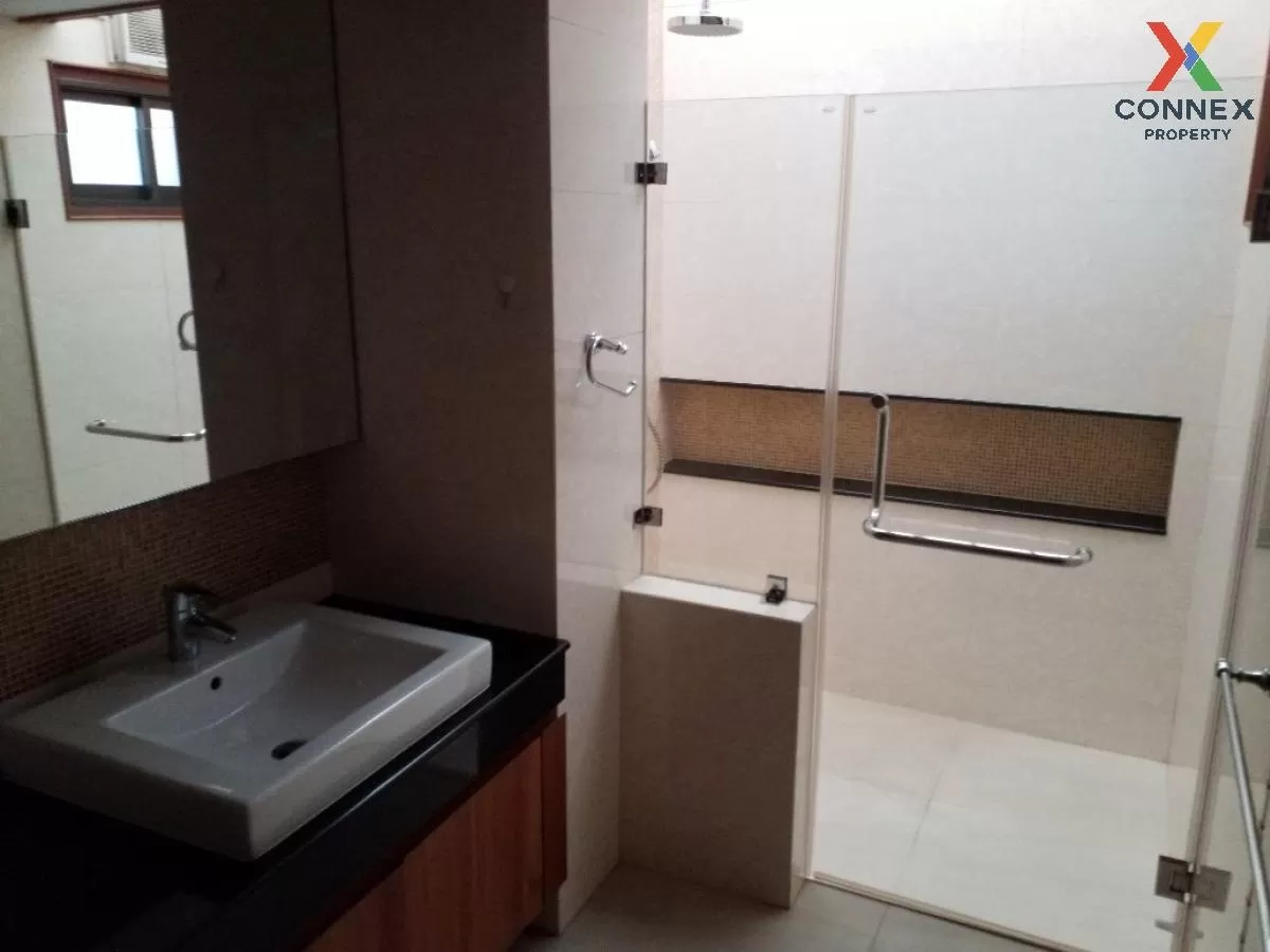 For Sale Commercial Building 3.5 storey, 8 Meter frontage, Ekacha 4