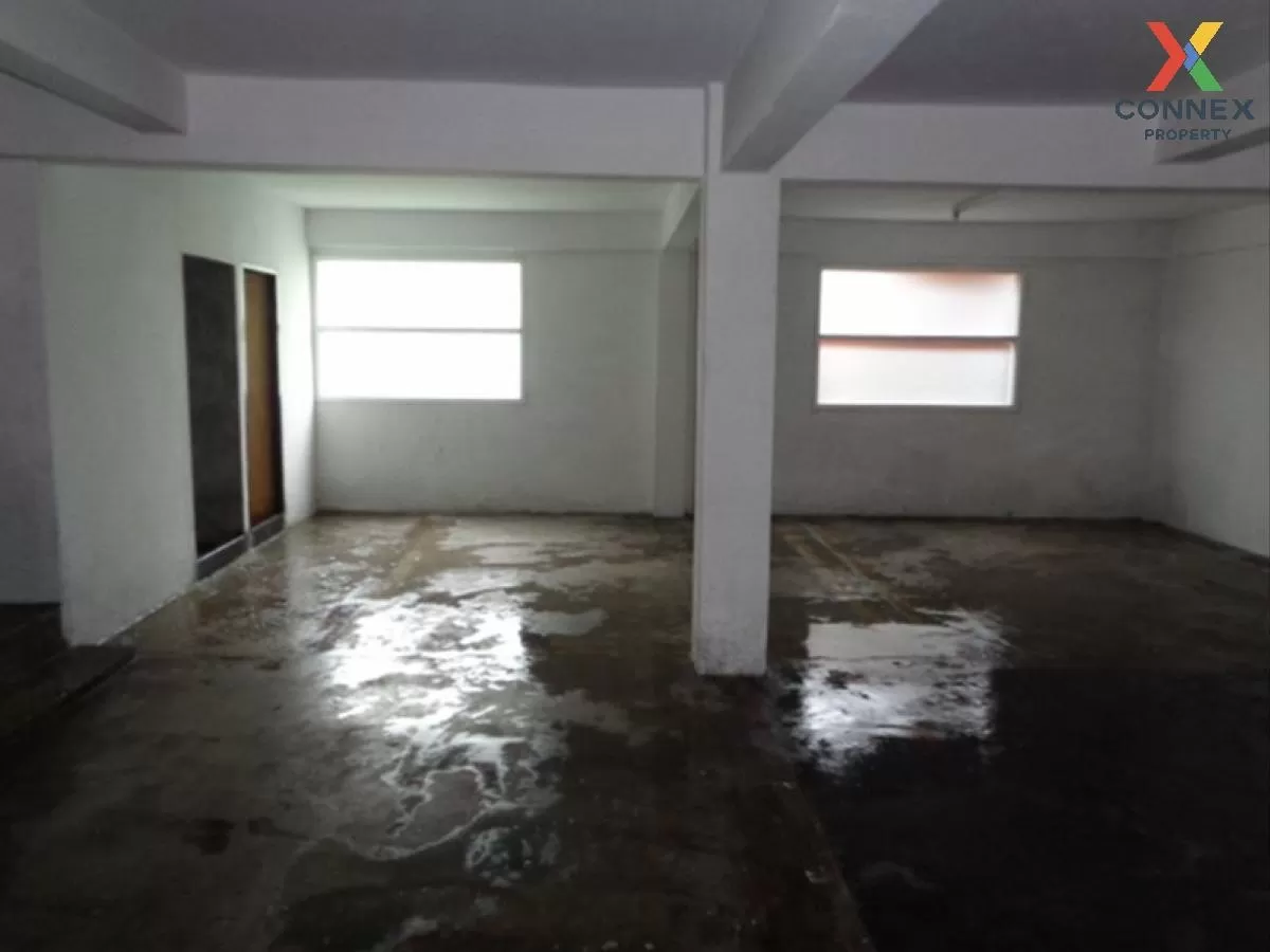 FOR SALE Commercial Building Serithai main road, 2 attached units