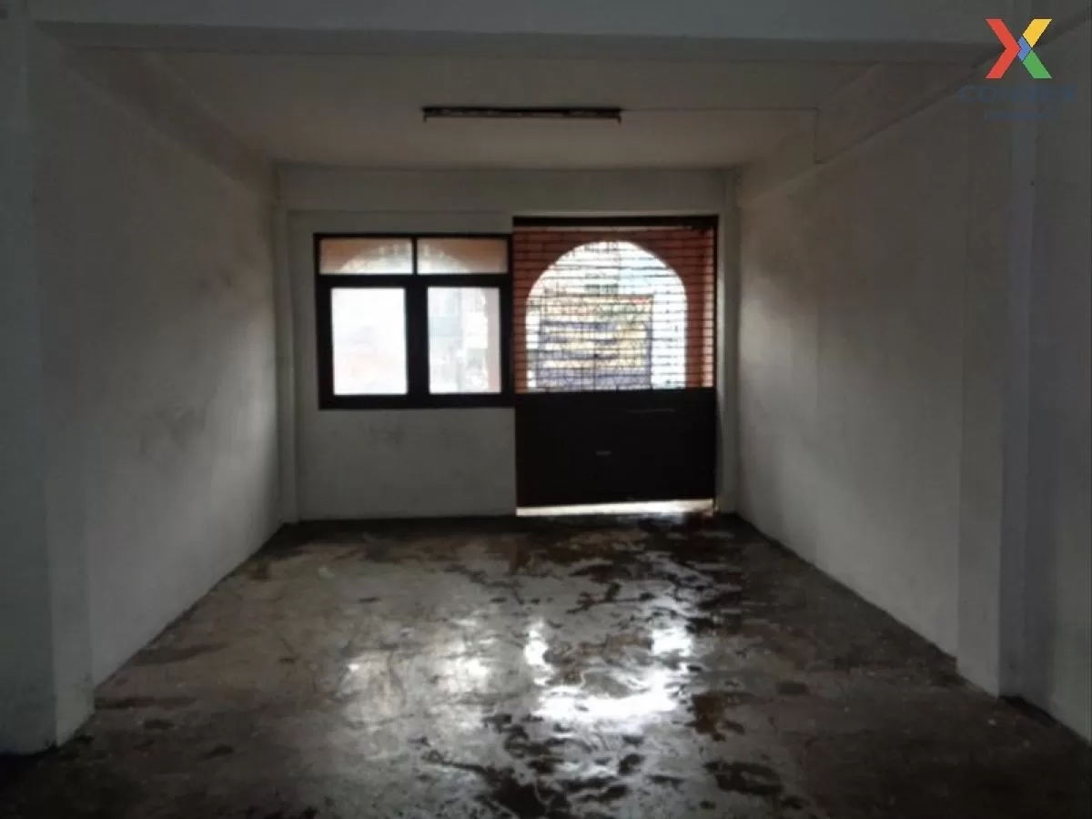 FOR SALE Commercial Building Serithai main road, 2 attached units