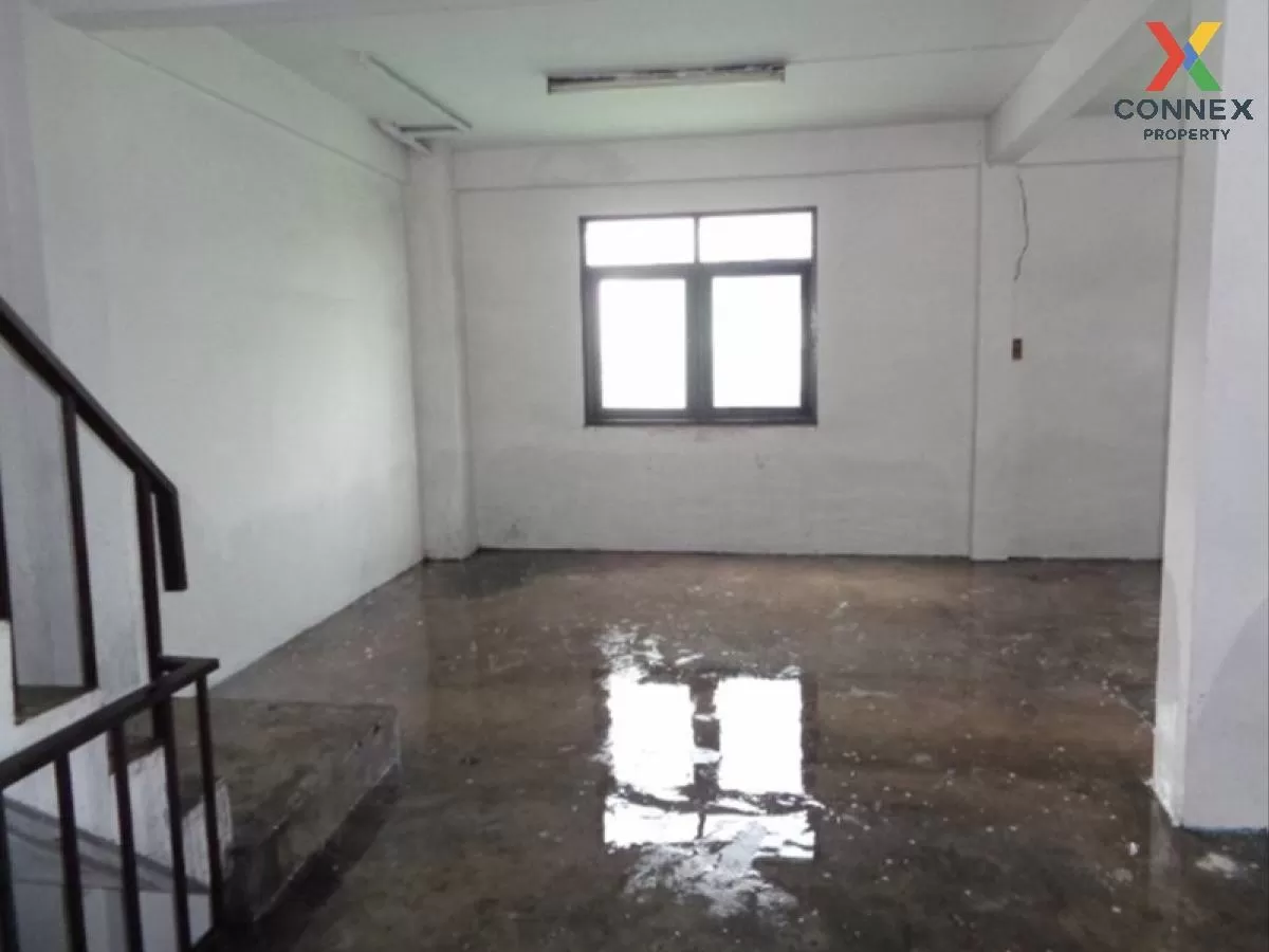 FOR SALE Commercial Building Serithai main road, 2 attached units