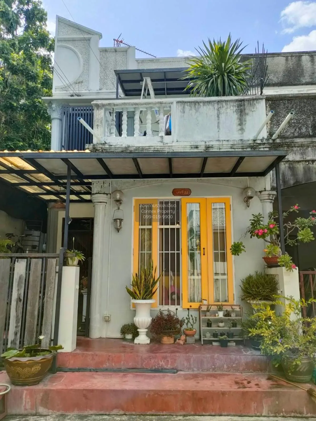 For Sale Townhouse/Townhome  , Santhat Thanee  , corner unit , Th 1