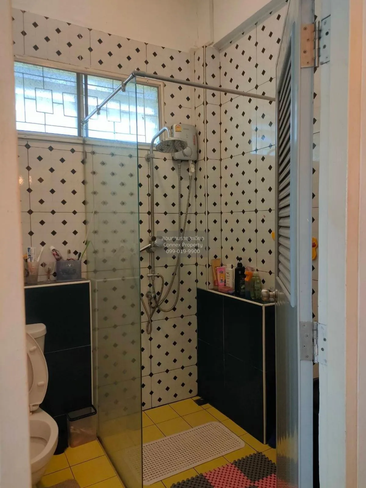 For Sale Townhouse/Townhome  , Santhat Thanee  , corner unit , Th