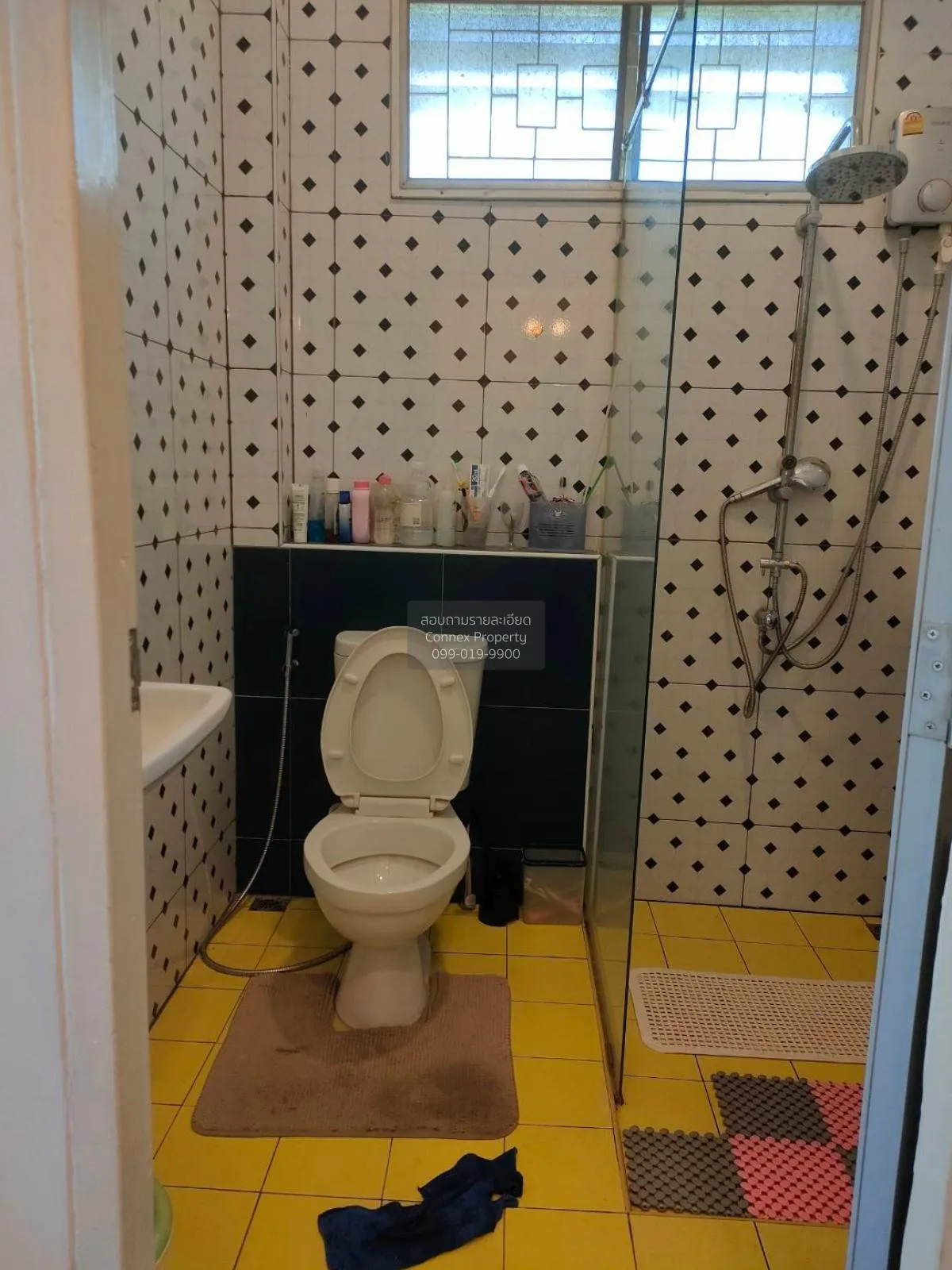 For Sale Townhouse/Townhome  , Santhat Thanee  , corner unit , Th