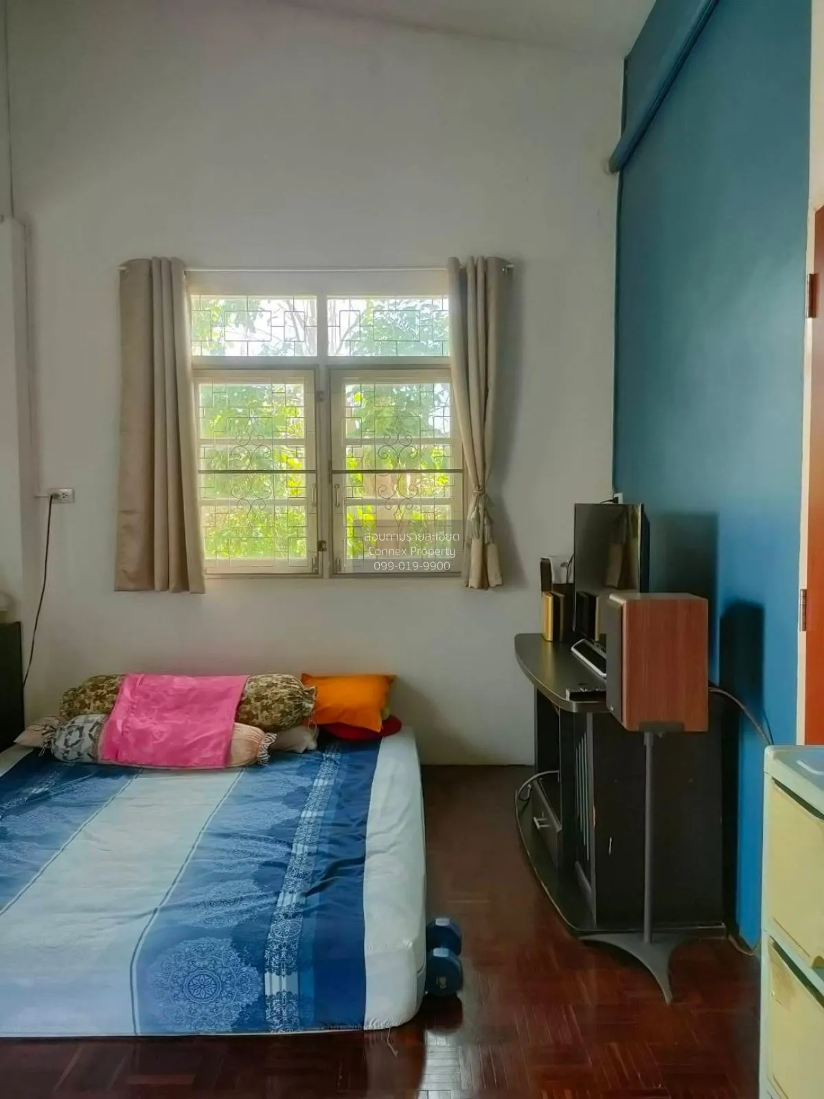 For Sale Townhouse/Townhome  , Santhat Thanee  , corner unit , Th