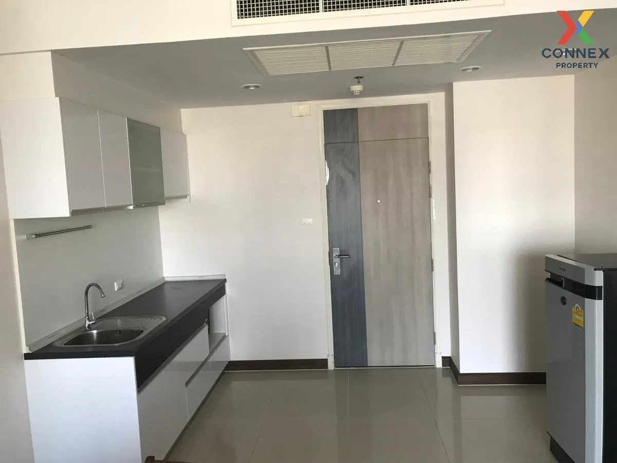 เช่าคอนโด  ศุภาลัย ไลท์ สาทร - เจริญราษฎร์ BTS-สุรศักดิ์ บางโคล่ 