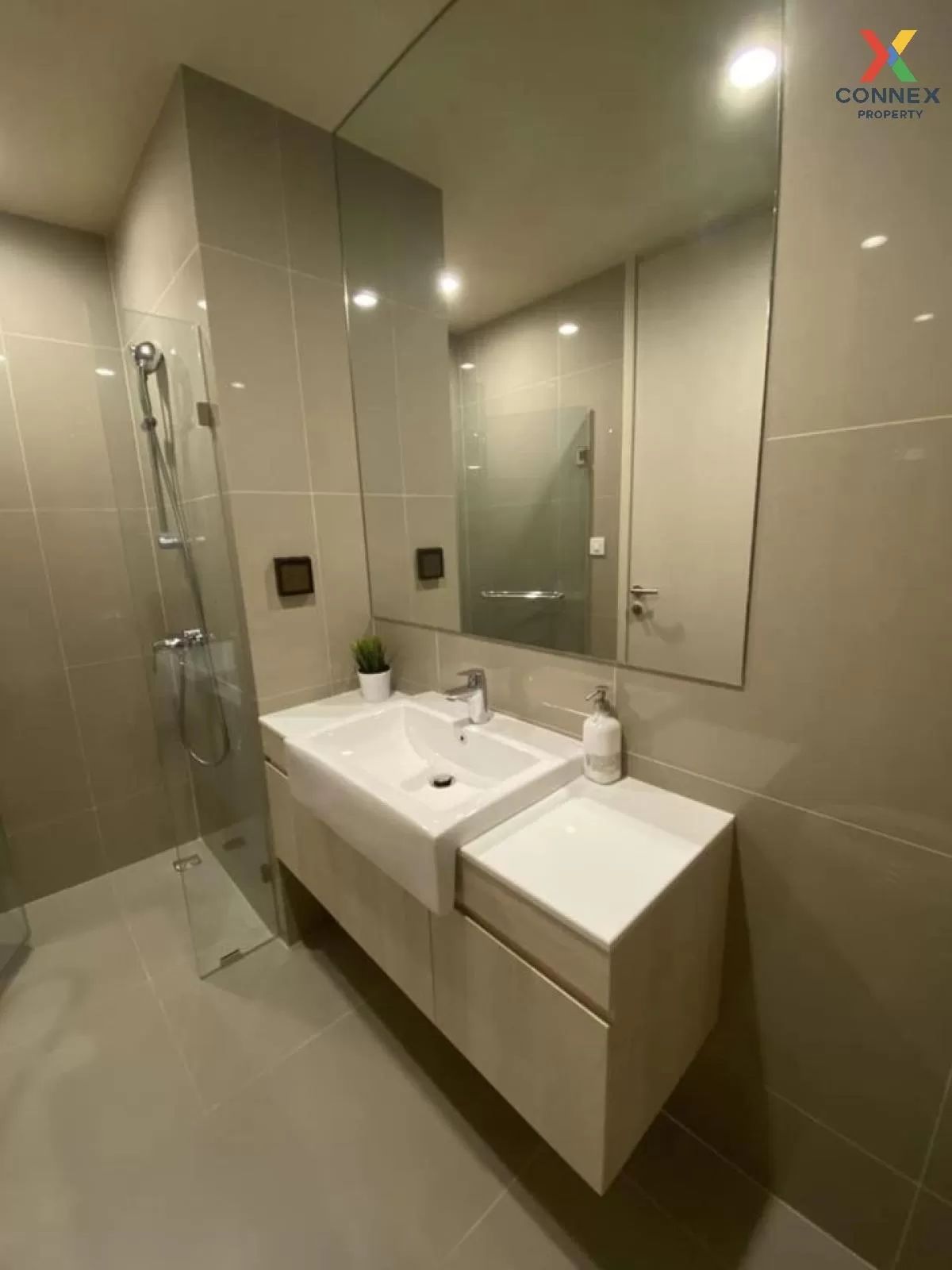 เช่าคอนโด  โนเบิล รีโคล สุขุมวิท 19 ชั้นสูง BTS-อโศก คลองเตยเหนือ