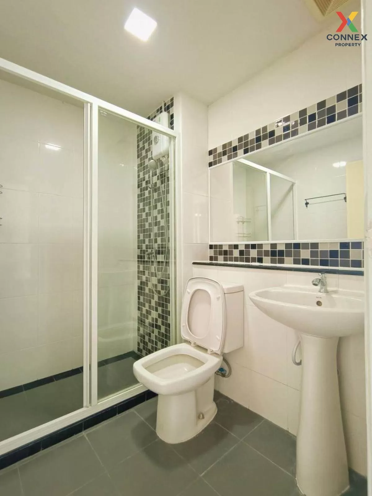 For Rent Condo , REGENT HOME 22 SUKHUMVIT 85 , newly renovated , 