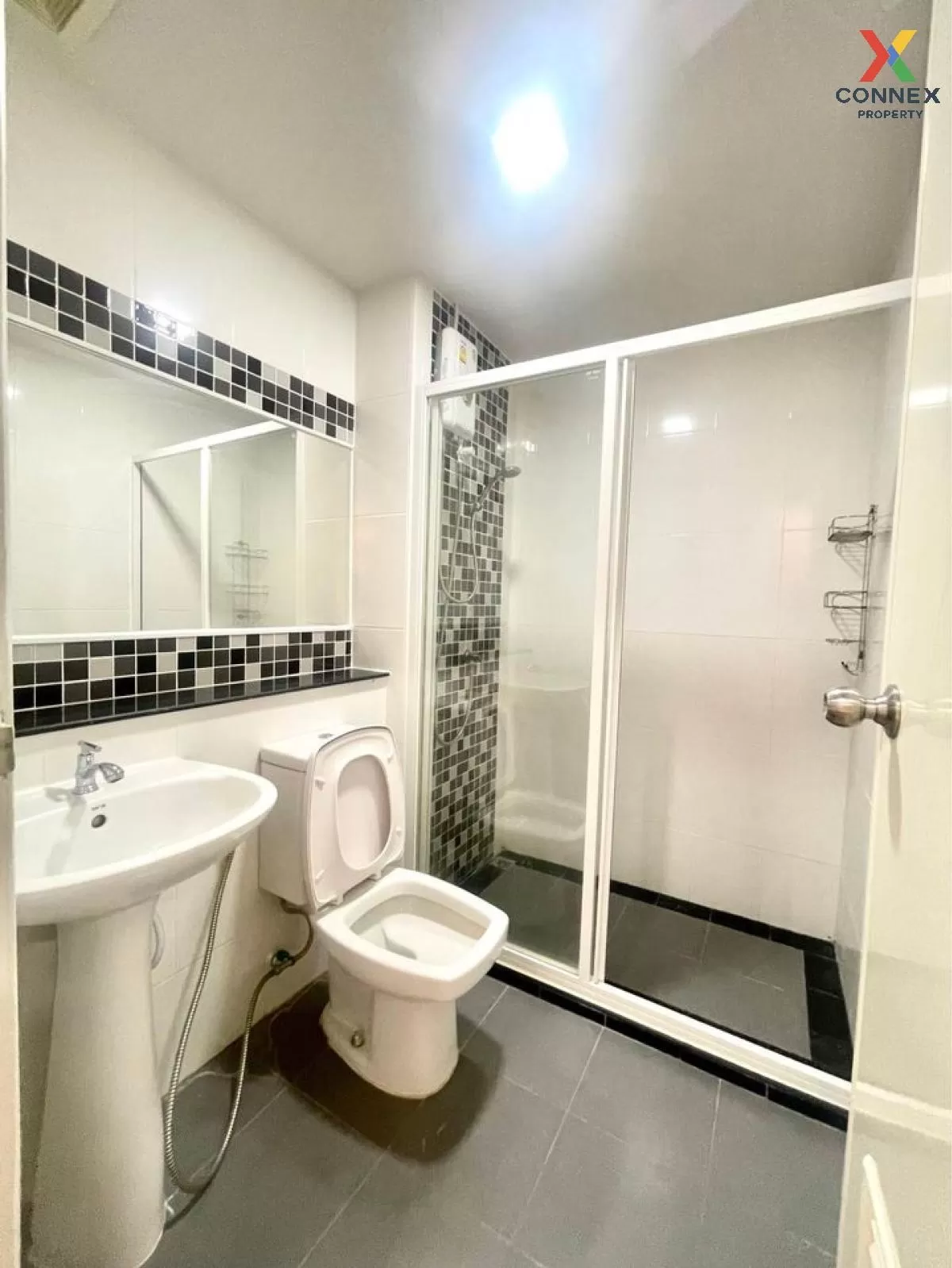 For Rent Condo , REGENT HOME 22 SUKHUMVIT 85 , newly renovated , 