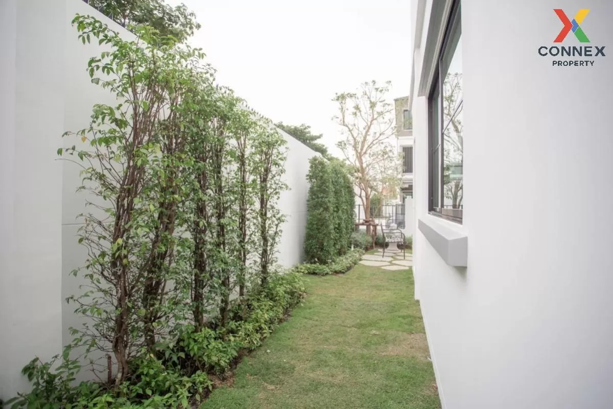 For Sale Townhouse/Townhome  , Indy 5 Bangna Km.7 , corner unit ,
