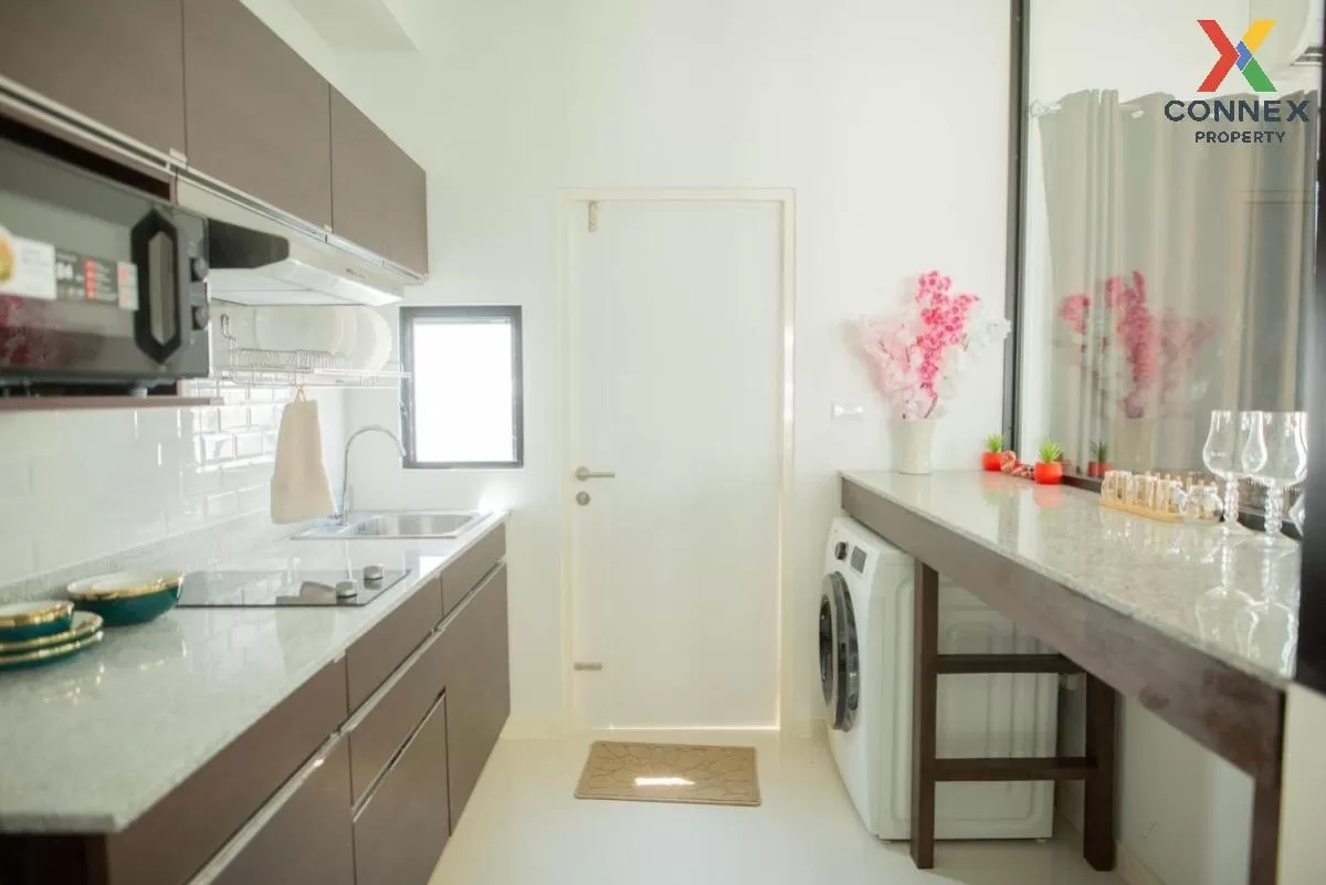 For Sale Townhouse/Townhome  , Indy 5 Bangna Km.7 , corner unit ,