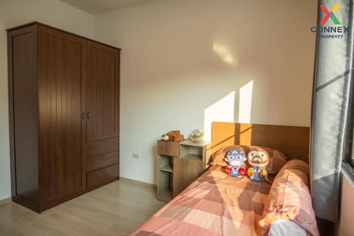 For Sale Townhouse/Townhome  , Indy 5 Bangna Km.7 , corner unit ,
