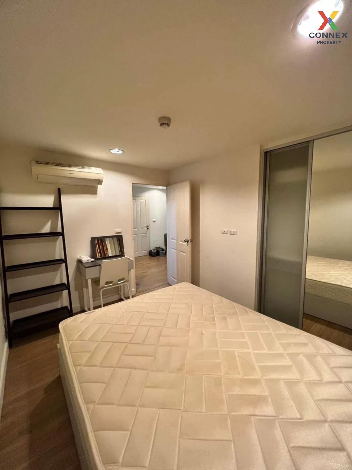 เช่าคอนโด  เดอะ คริส รัชดา 17 MRT-สุทธิสาร ดินแดง เขต ดินแดง กรุง