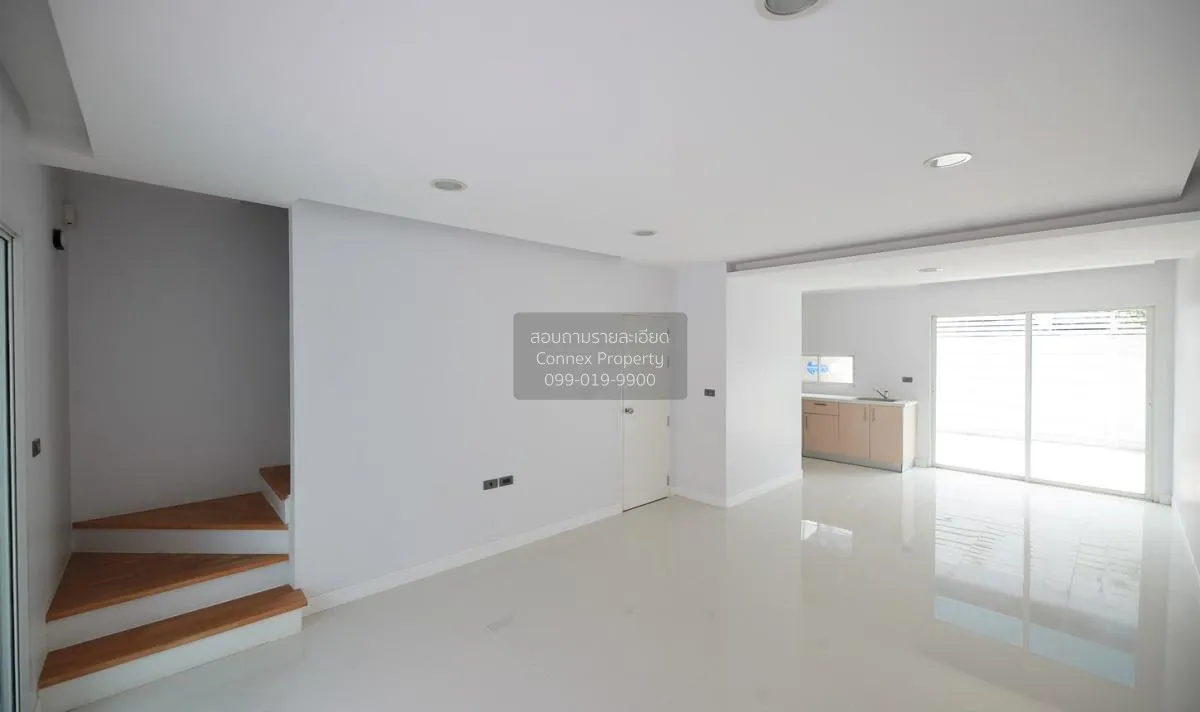 ขายทาวน์เฮ้าส์/ทาวน์โฮม  ดีลักซ์ ทาวน์ เลียบทางด่วน-รามอินทรา ท่า 1