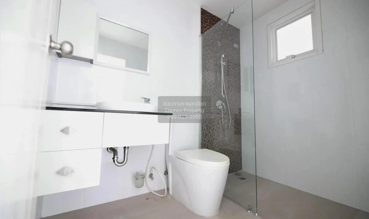 ขายทาวน์เฮ้าส์/ทาวน์โฮม  ดีลักซ์ ทาวน์ เลียบทางด่วน-รามอินทรา ท่า