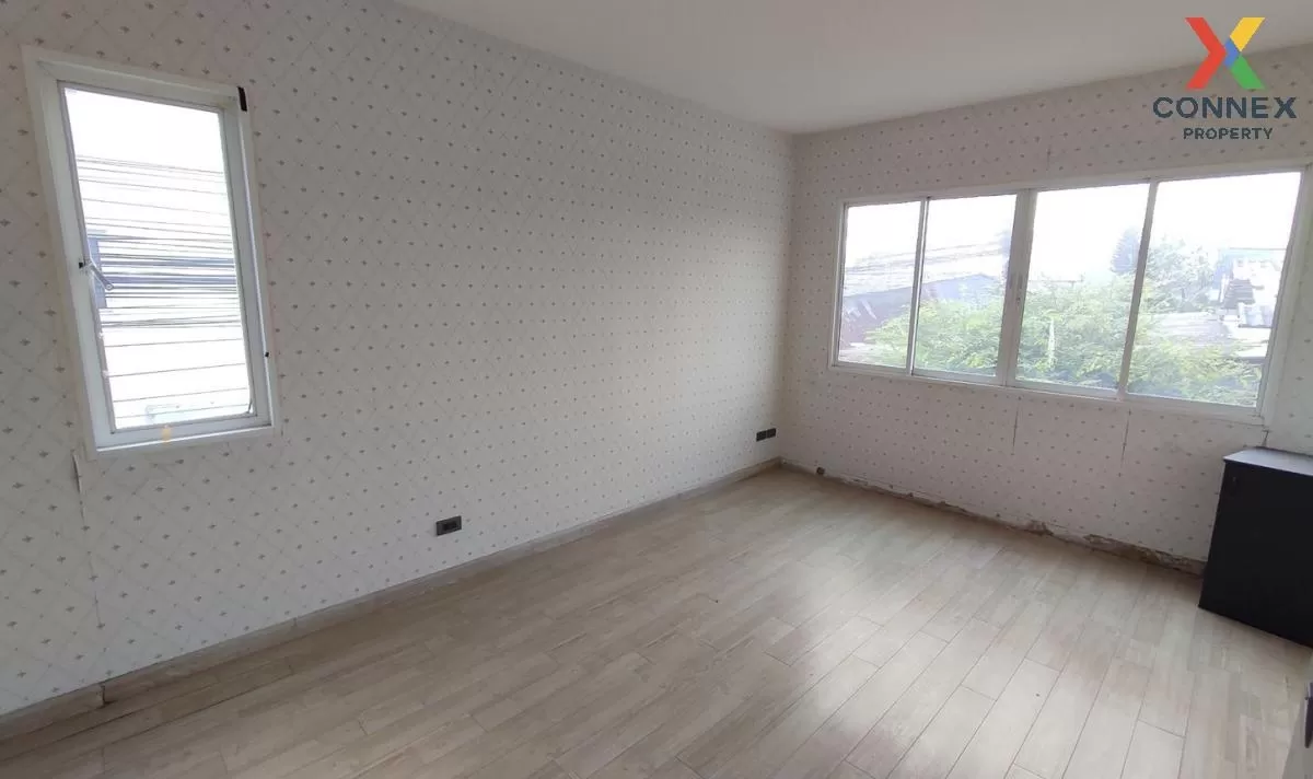 ขายทาวน์เฮ้าส์/ทาวน์โฮม  ดีลักซ์ ทาวน์ เลียบทางด่วน-รามอินทรา ท่า ขายทาวน์เฮ้าส์/ทาวน์โฮม  ดีลักซ์ ทาวน์ เลียบทางด่วน-รามอินทรา ท่า 2