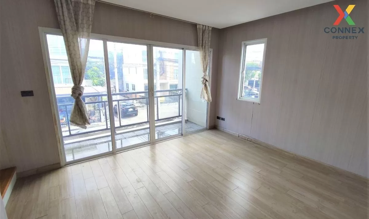 ขายทาวน์เฮ้าส์/ทาวน์โฮม  ดีลักซ์ ทาวน์ เลียบทางด่วน-รามอินทรา ท่า ขายทาวน์เฮ้าส์/ทาวน์โฮม  ดีลักซ์ ทาวน์ เลียบทางด่วน-รามอินทรา ท่า