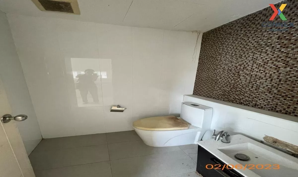 ขายทาวน์เฮ้าส์/ทาวน์โฮม  ดีลักซ์ ทาวน์ เลียบทางด่วน-รามอินทรา ท่า ขายทาวน์เฮ้าส์/ทาวน์โฮม  ดีลักซ์ ทาวน์ เลียบทางด่วน-รามอินทรา ท่า