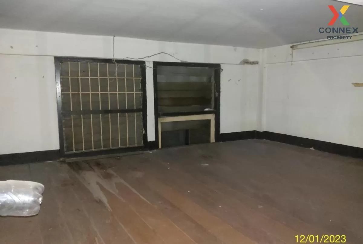 For Sale Commercial building, 3 storey, Soi Arporn Bobae 2 , Rong 2