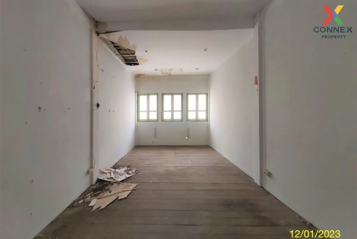 For Sale Commercial building, 3 storey, Soi Arporn Bobae 2 , Rong 3