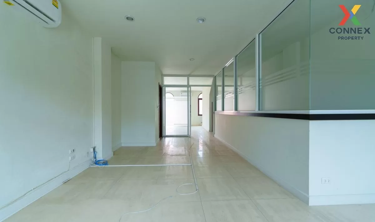 ขายอาคารพาณิชย์  เวนิส ดิ ไอริส ท่าแร้ง เขต บางเขน กรุงเทพ CX-840 4